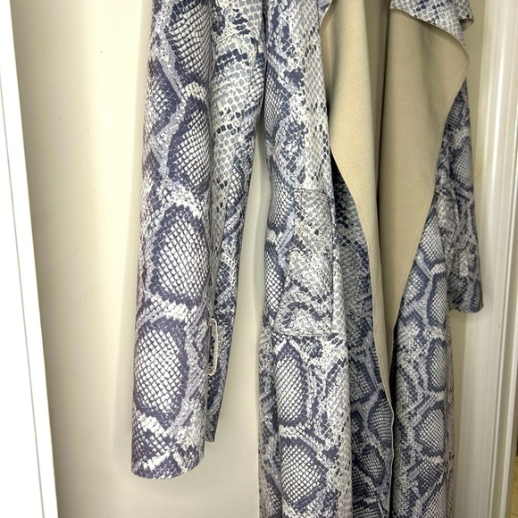 Snake Skin Faux Suede Trench Coat - Picture 6 of 6